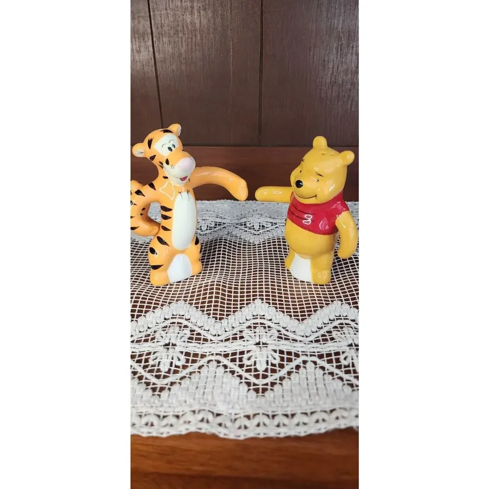 Westland Giftware Collectible Tigger And Pooh Salt And Pepper Shakers